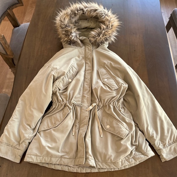 H&M Winter Coat Cozy Parka With Faux Fur Hood Pockets Sage Green Women's Sz M - Picture 1 of 11